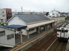 鮫駅駅舎